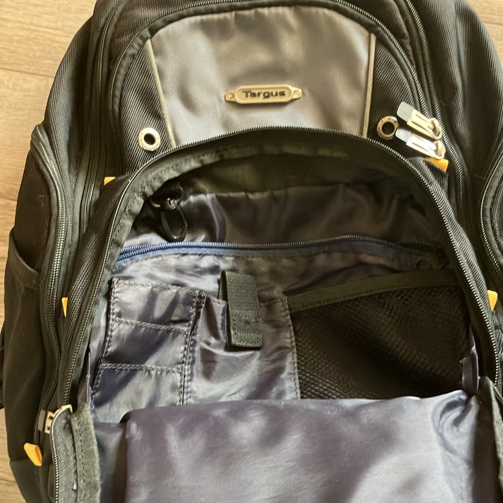 Targus Heavy Duty Laptop Backpack - Picture 4 of 9